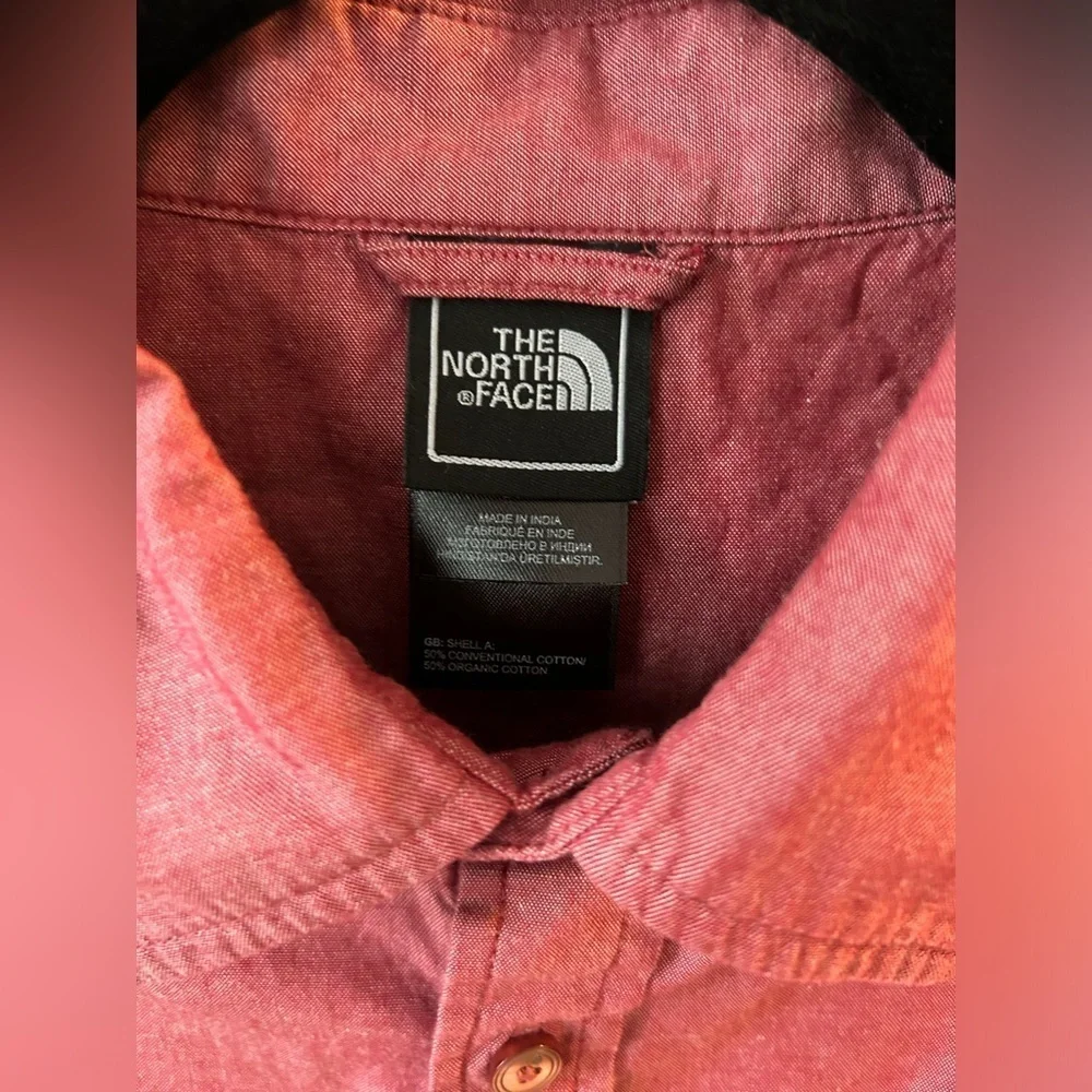 The North Face Men’s Shirt | Short-sleeved Button-up Size Small | Red